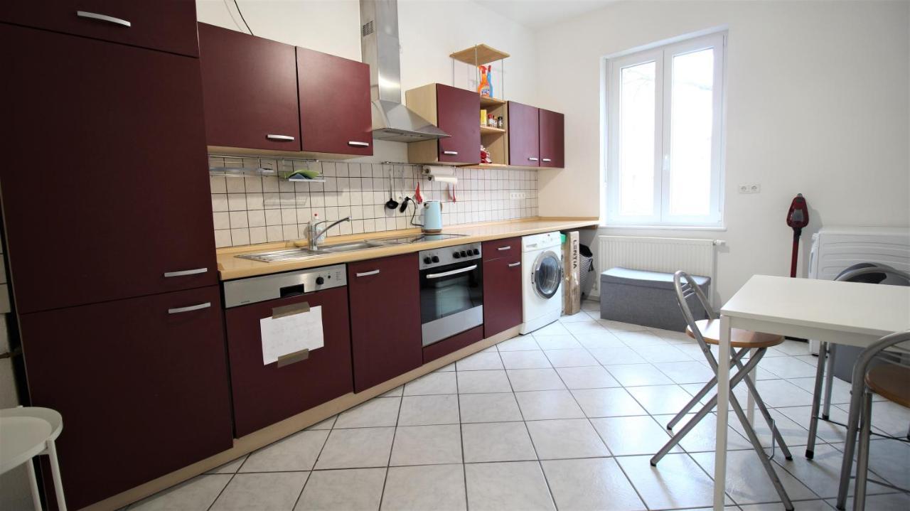 Privatzimmer Nahe Bahnhof Und City Würzburg Esterno foto
